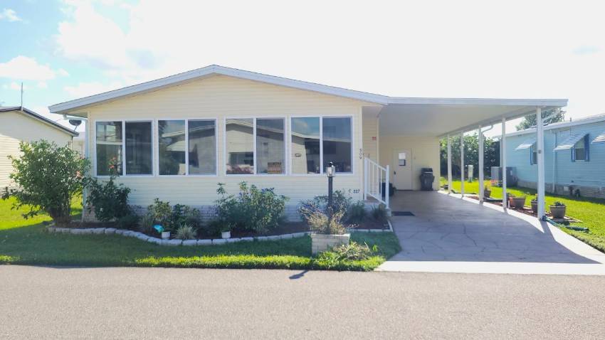 Lake Wales, FL Mobile Home for Sale located at 3509 Tower Overlook Drive Tower Lakes